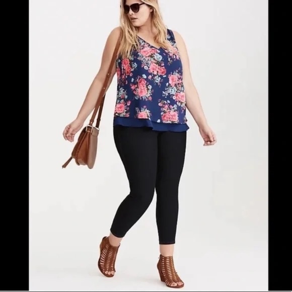 Torrid | Dark Blue Floral Polyester Cami Top | Size 6 - Picture 1 of 9